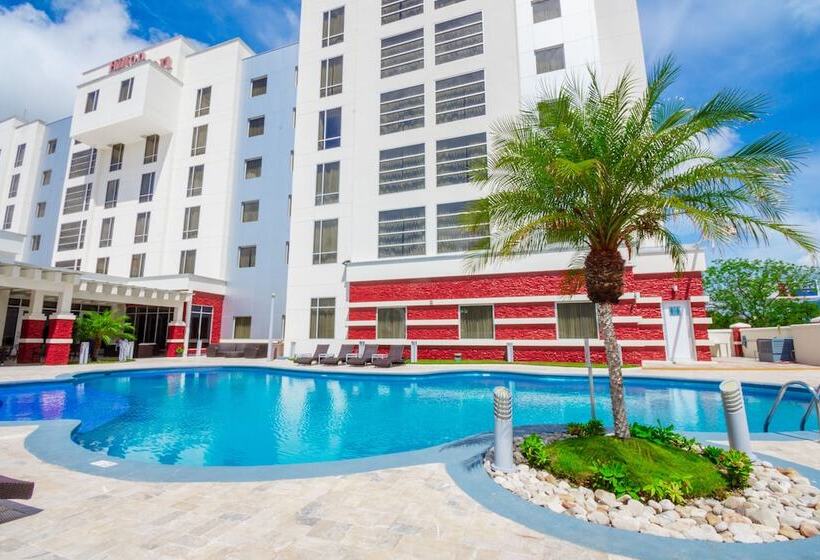 Отель Hilton Garden Inn Tuxtla Gutierrez