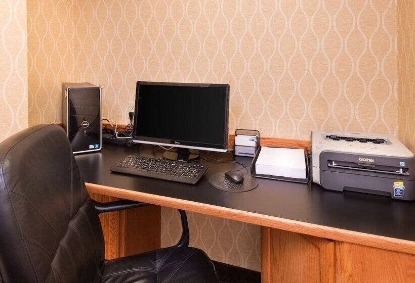 Holiday Inn Express Hotel & Suites Bucyrus, An Ihg