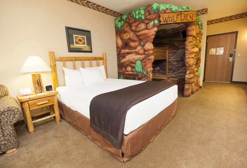 בית מלון כפרי Holiday Inn Fitchburg Waterpark