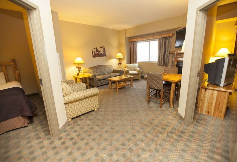 בית מלון כפרי Holiday Inn Fitchburg Waterpark