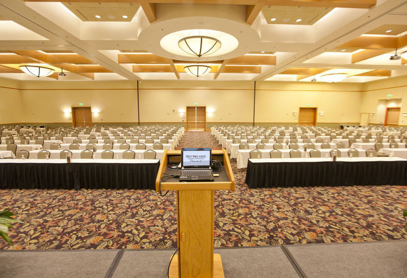 בית מלון כפרי Holiday Inn Fitchburg Waterpark