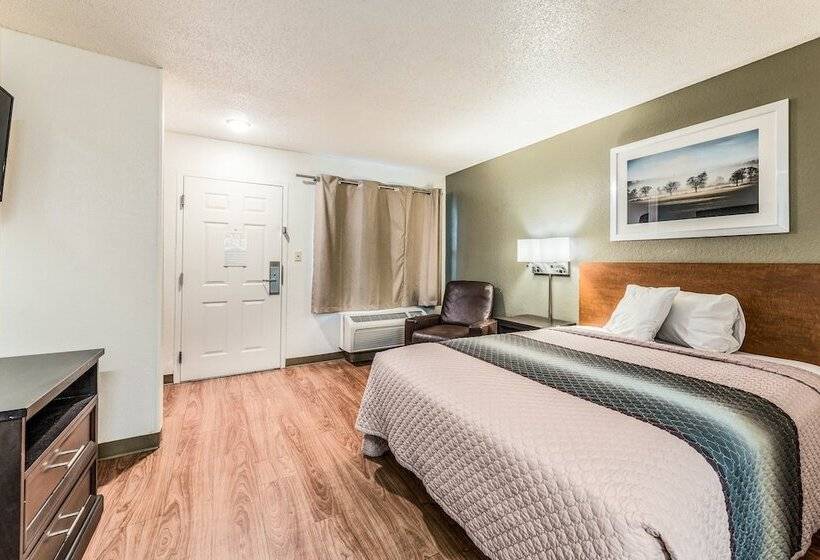 فندق Hometowne By Red Roof Studios Cincinnati   Sharonville