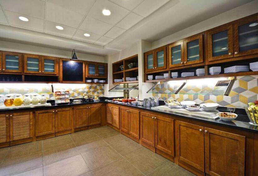 Отель Hyatt Place Columbus Worthington