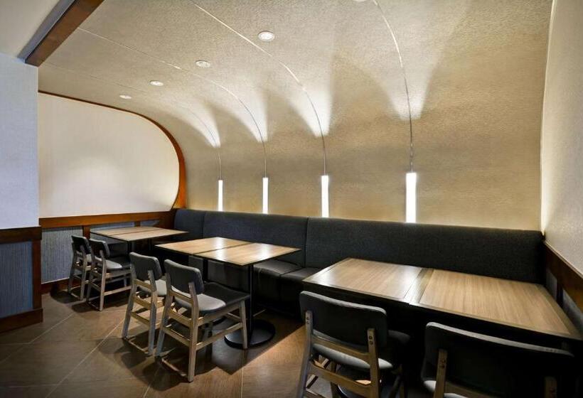 Отель Hyatt Place Columbus Worthington