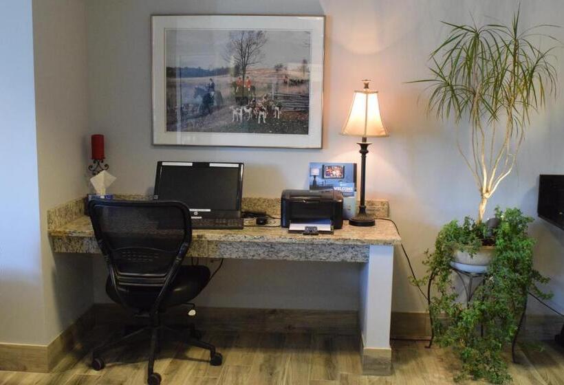 فندق Inn At The Finger Lakes