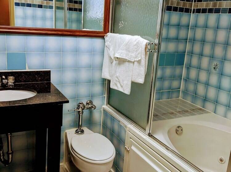 Отель Jets Motor Inn