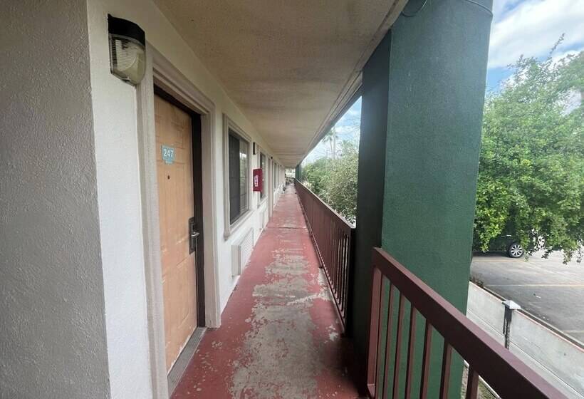 בית מלון כפרי La Copa Inn Brownsville