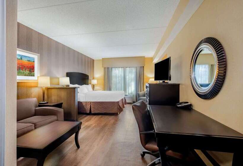 Отель La Quinta Inn & Suites Bel Air