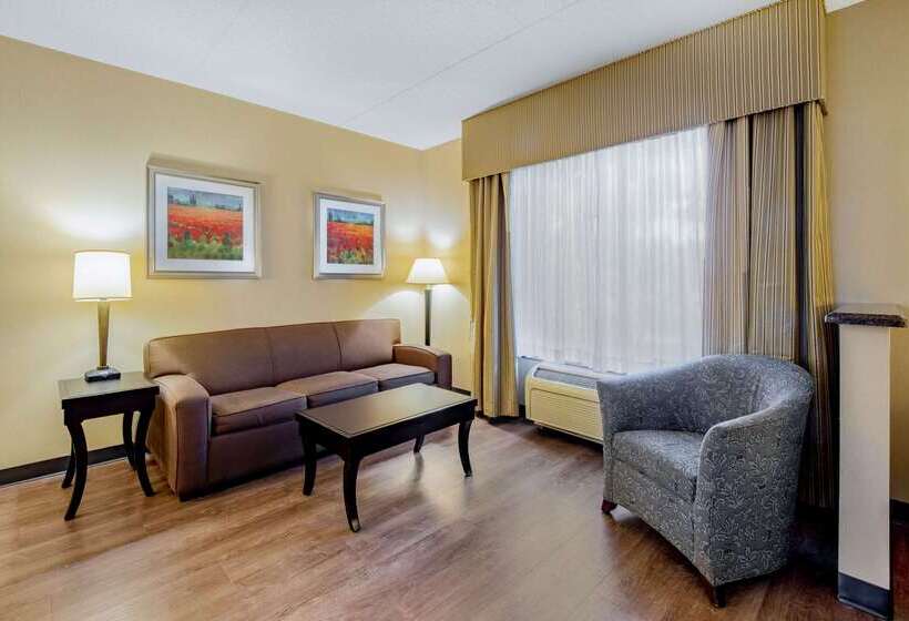 Отель La Quinta Inn & Suites Bel Air