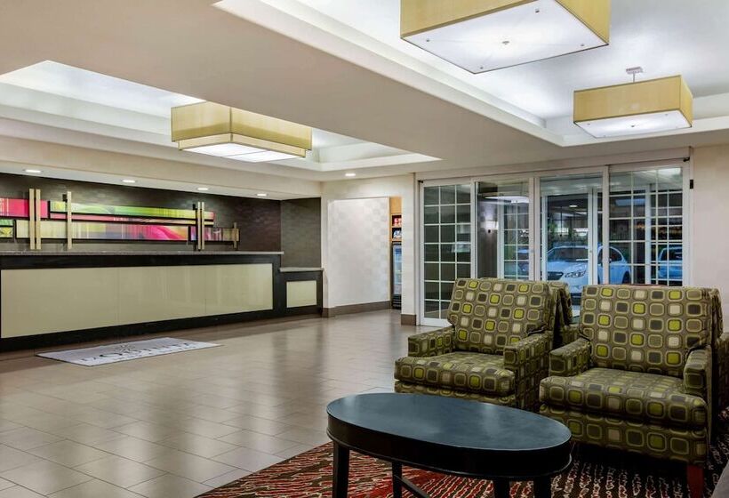 هتل Fairfield By Marriott Inn & Suites Fresno Riverpark