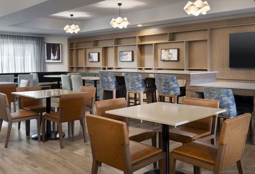 هتل Fairfield By Marriott Inn & Suites Fresno Riverpark