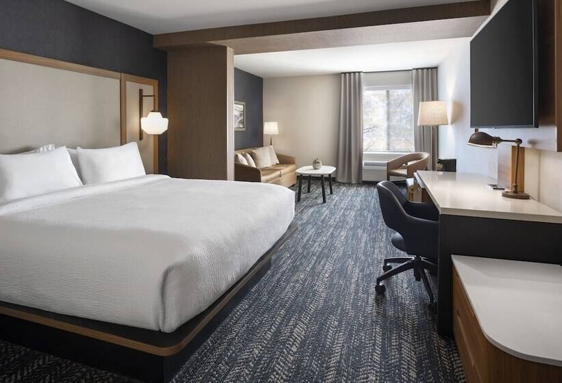 Отель Fairfield By Marriott Inn & Suites Fresno Riverpark