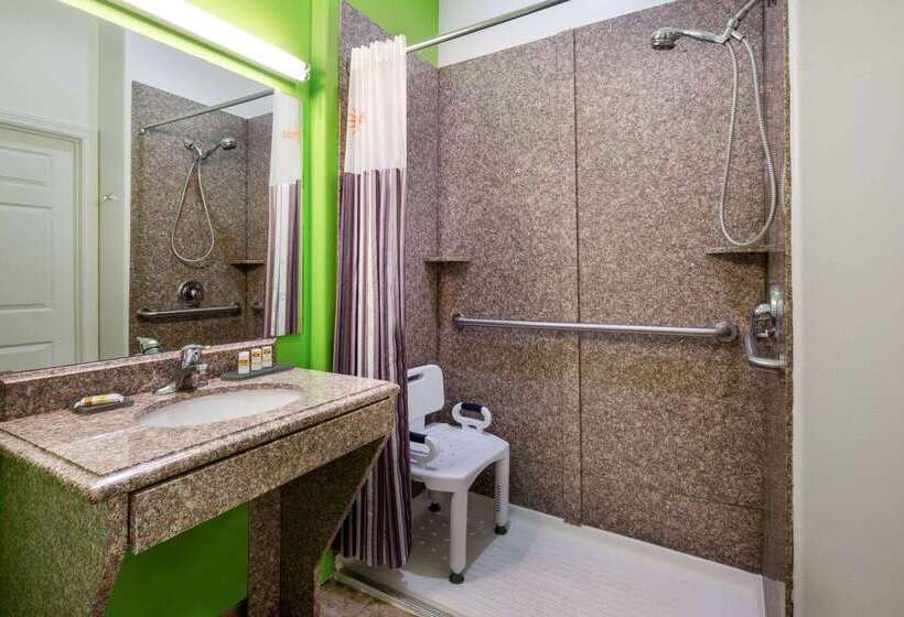 Отель La Quinta Inn & Suites By Wyndham Raymondville