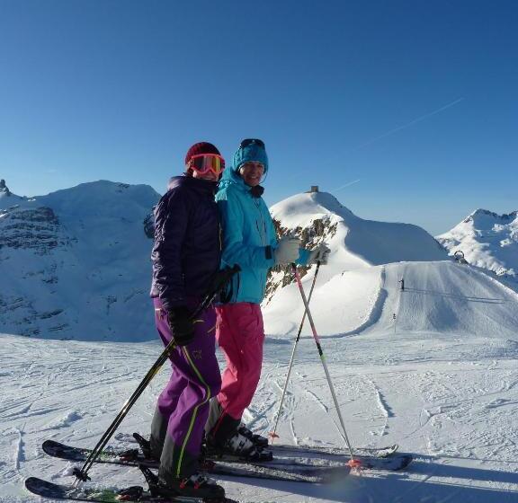 ホテル Lech & Residenz Chesa Rosa