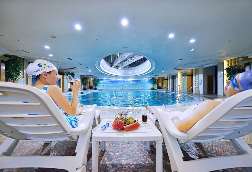 هتل Luxemon Xinjiang Hongfu