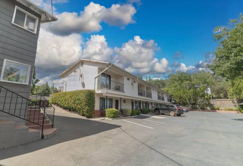 בית מלון כפרי Mariposa Lodge