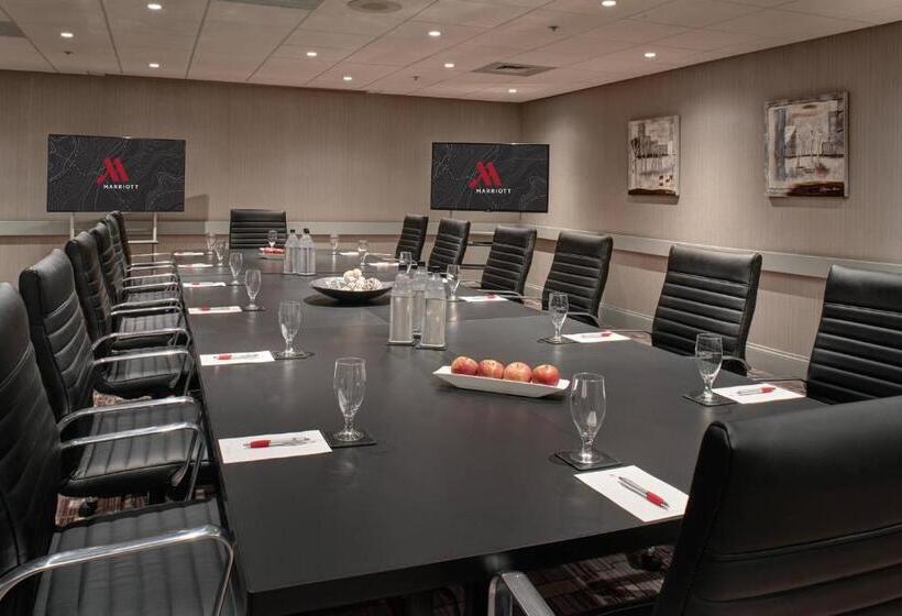 酒店 Marriott East Lansing At University Place