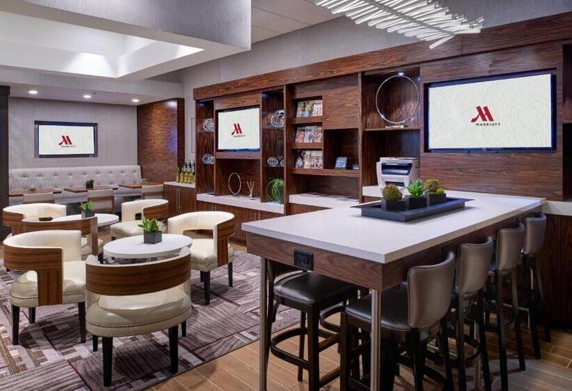 酒店 Marriott East Lansing At University Place