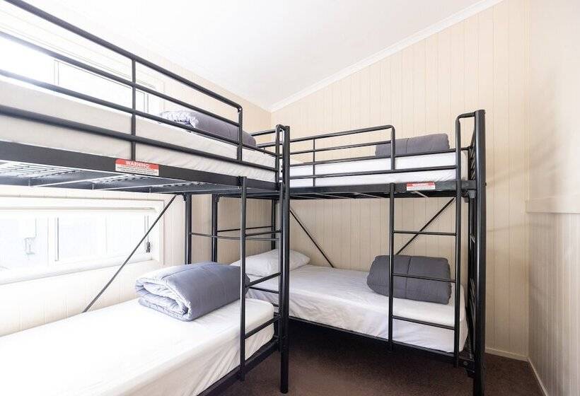 בית מלון כפרי Nrma Treasure Island Holiday Resort