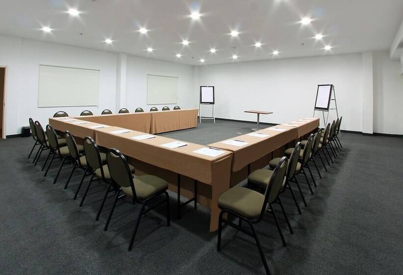 ホテル One Guadalajara Centro Historico