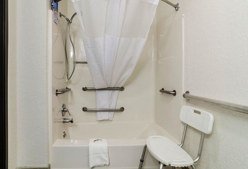 فندق Quality Inn