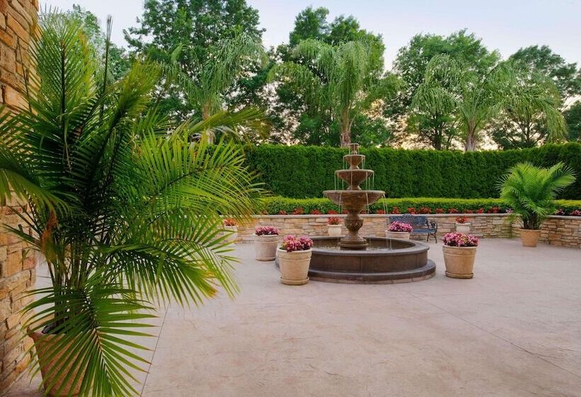 Radisson Hotel Freehold