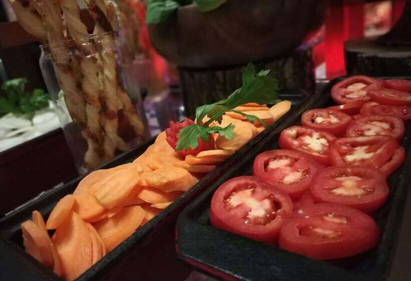 Hotel Radisson Srinagar