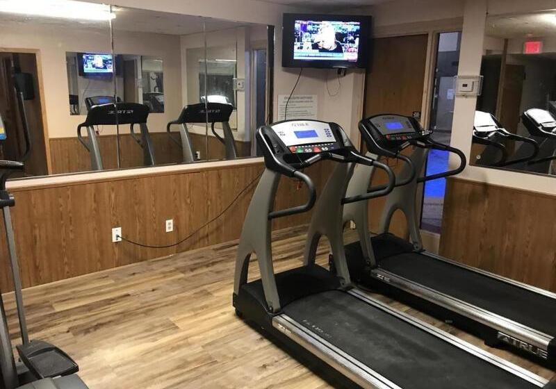 فندق Ramada By Wyndham Albert Lea