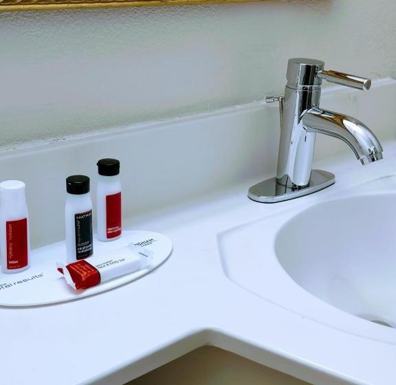 فندق Ramada By Wyndham Albert Lea