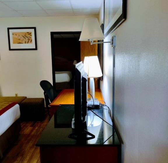 فندق Ramada By Wyndham Albert Lea