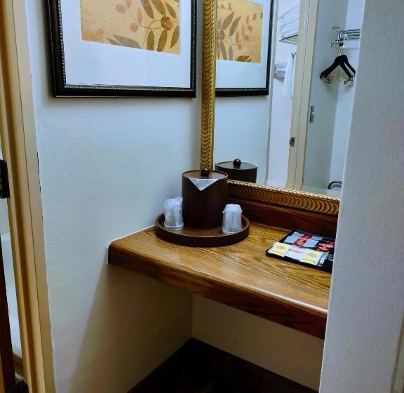 فندق Ramada By Wyndham Albert Lea