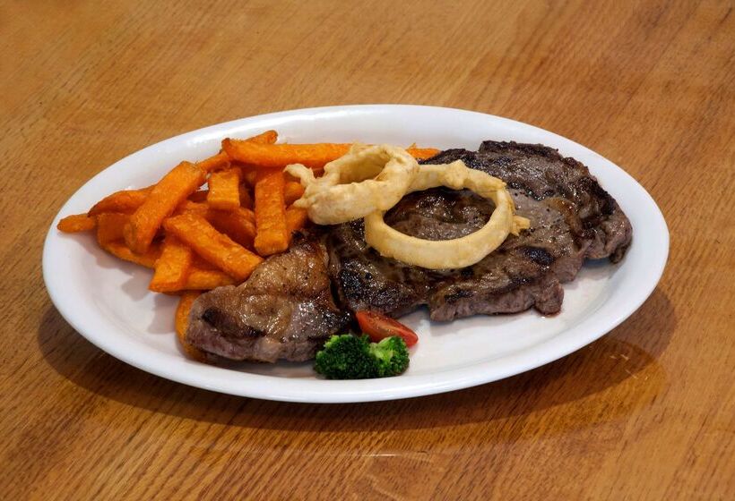 هتل Ramada By Wyndham Keystone Near Mt Rushmore