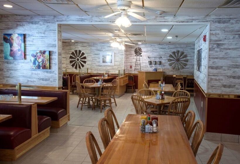 هتل Ramada By Wyndham Keystone Near Mt Rushmore