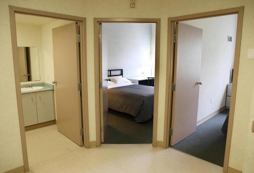 فندق Residence & Conference Centre   Hamilton