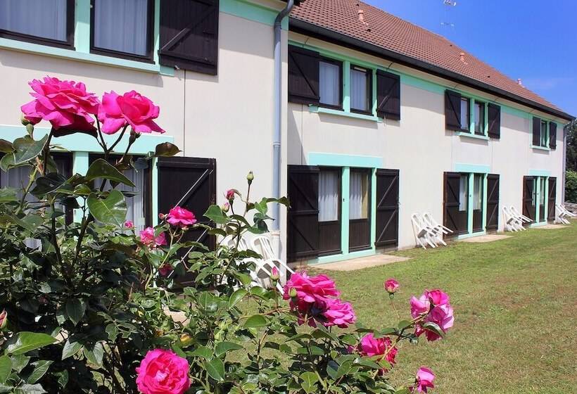 ホテル Restaurant La Chaumiere Les Mureaux   Flins