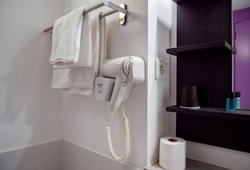 ホテル Restaurant La Chaumiere Les Mureaux   Flins