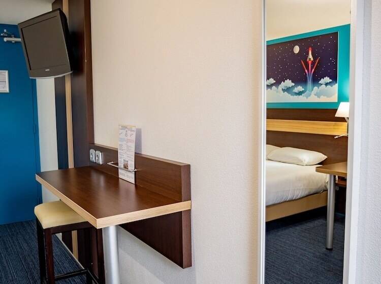 ホテル Restaurant La Chaumiere Les Mureaux   Flins