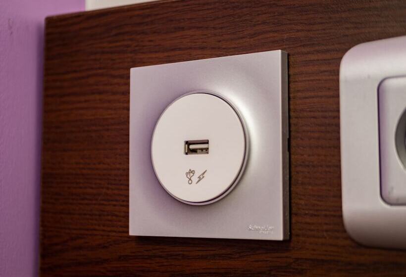 ホテル Restaurant La Chaumiere Les Mureaux   Flins