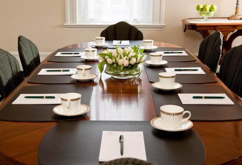 فندق Saratoga Arms