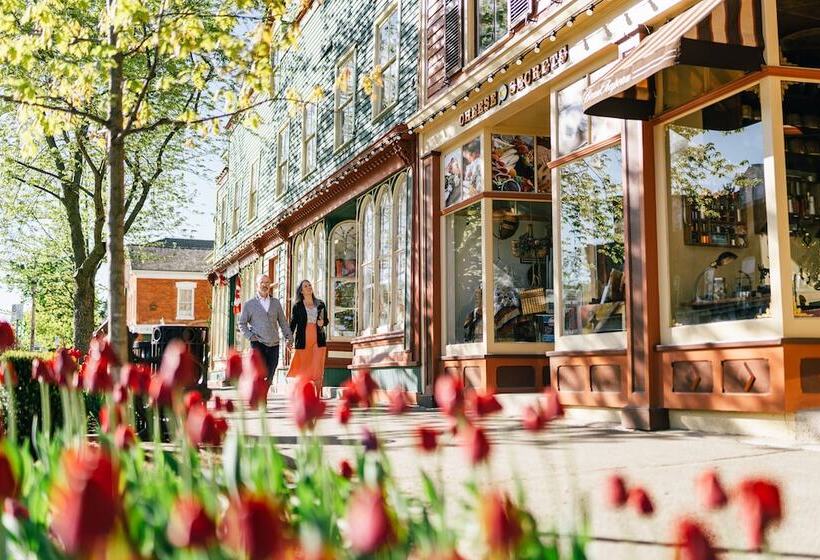 Отель The Shaw Club