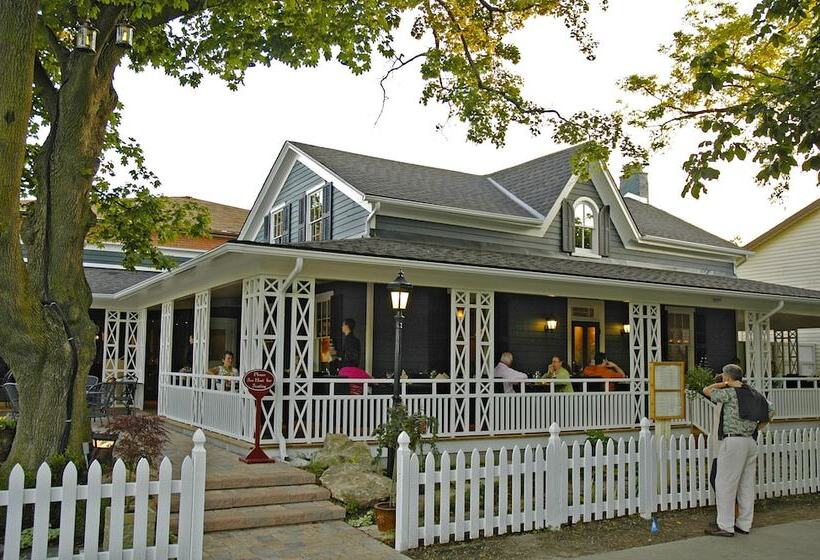 Отель The Shaw Club