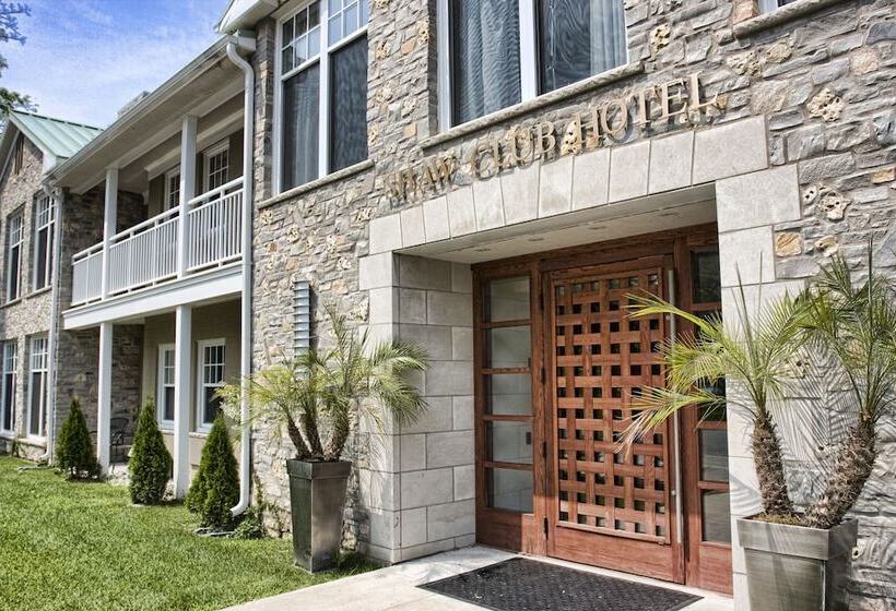 Отель The Shaw Club