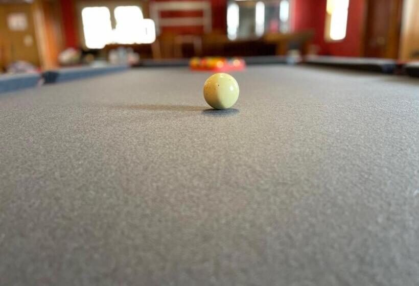 酒店 Skyline Village Inn