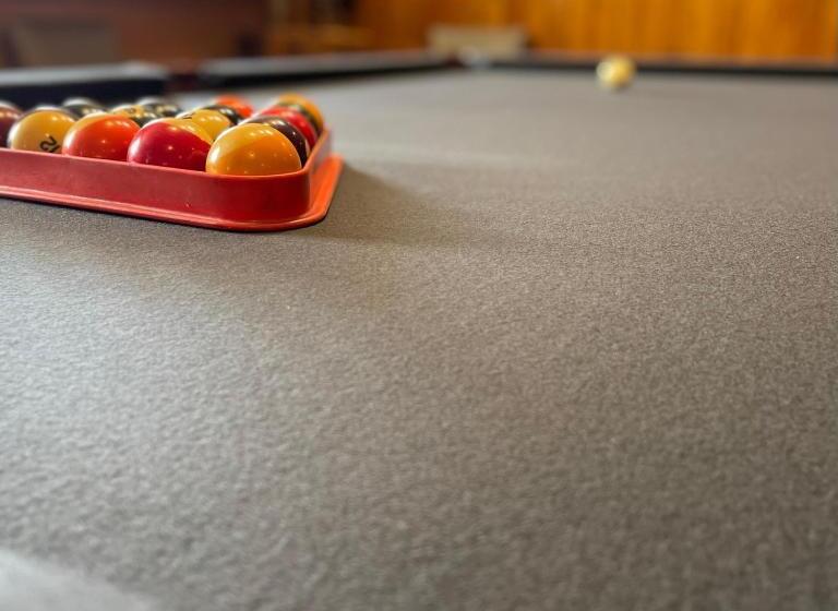 酒店 Skyline Village Inn