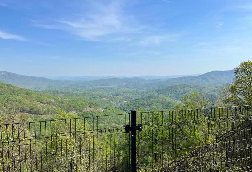 酒店 Skyline Village Inn