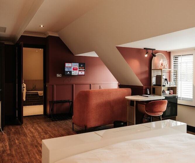 Отель & Spa Savarin   Rijswijk, The Hague