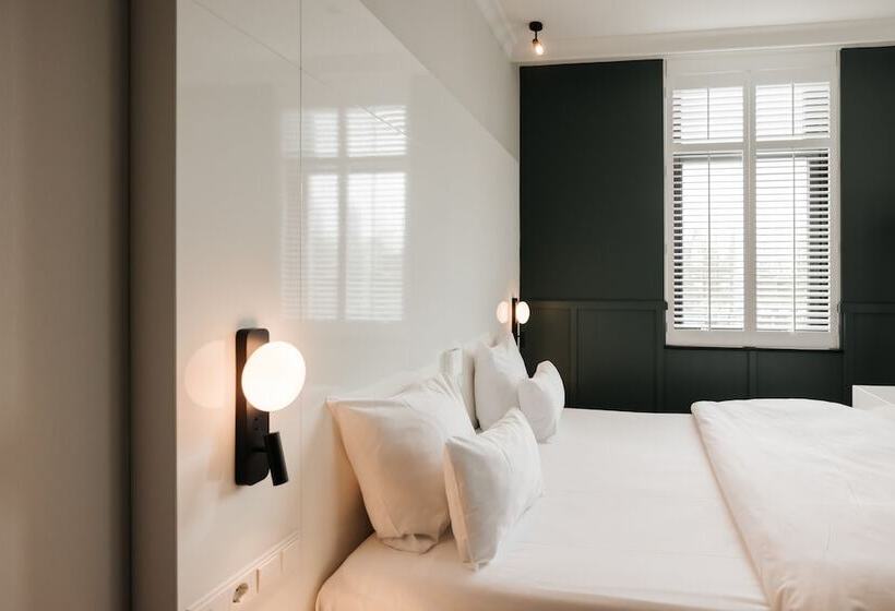 Отель & Spa Savarin   Rijswijk, The Hague