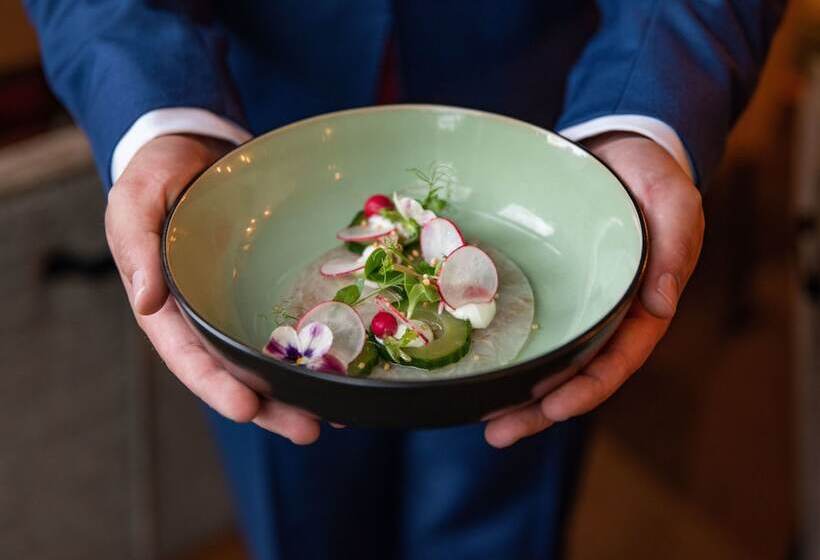 Отель & Spa Savarin   Rijswijk, The Hague