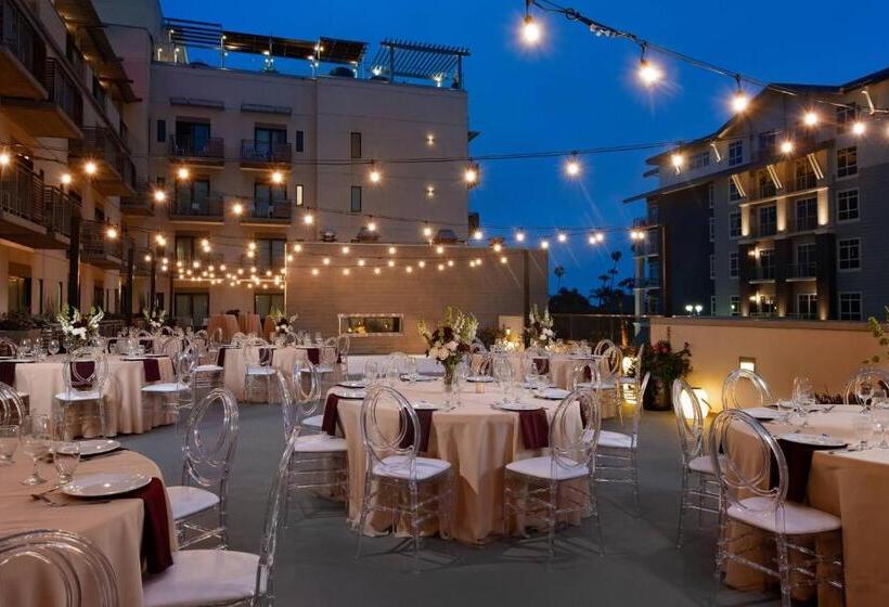 هتل Springhill Suites By Marriott Oceanside Beach