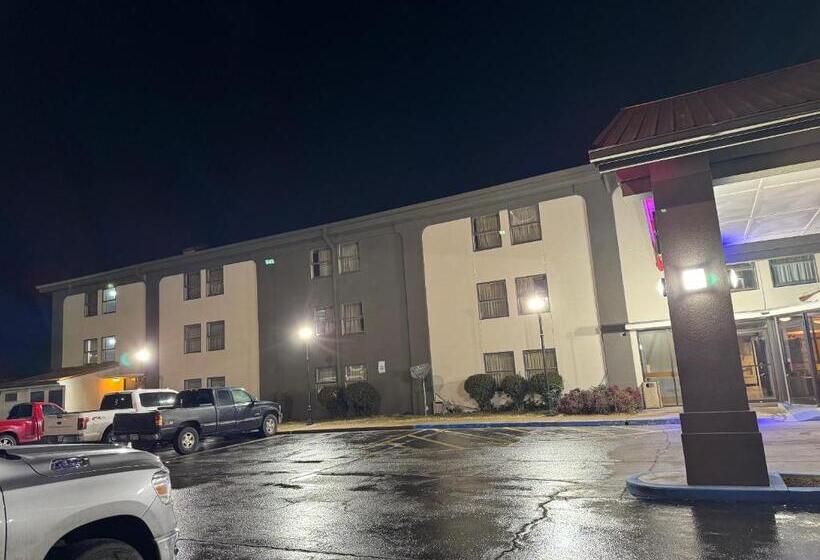 فندق Super 8 By Wyndham Blytheville